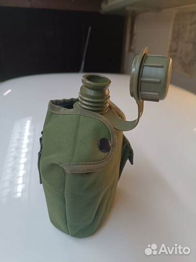 Фляжка походная пластиковая 1 л. с котелком