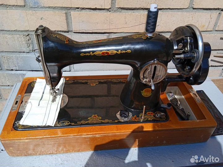 Швейная машинка Подольск 2м
