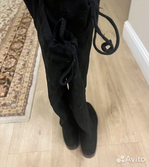 Высокие женские замшевые сапоги