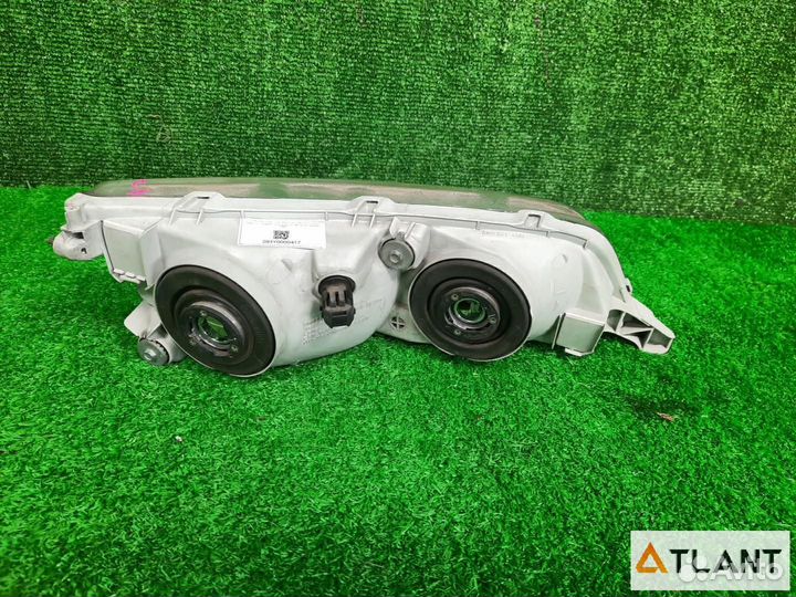 Фара передняя левая toyota mark II qualis