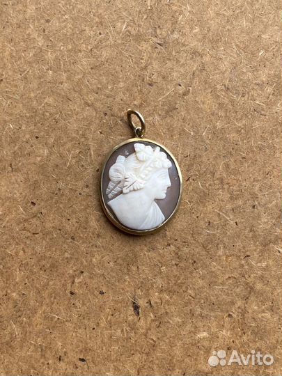 Антикварная камея-кулон. 19 век