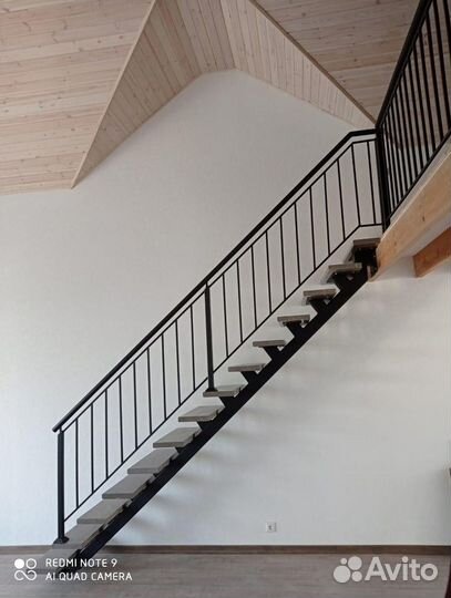 Лестница на металлокаркасе