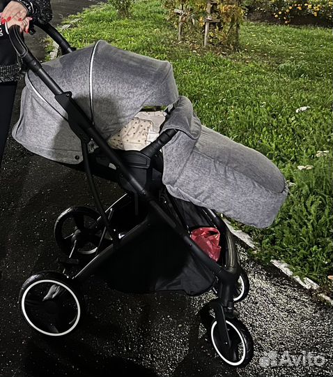 Прогулочная коляска