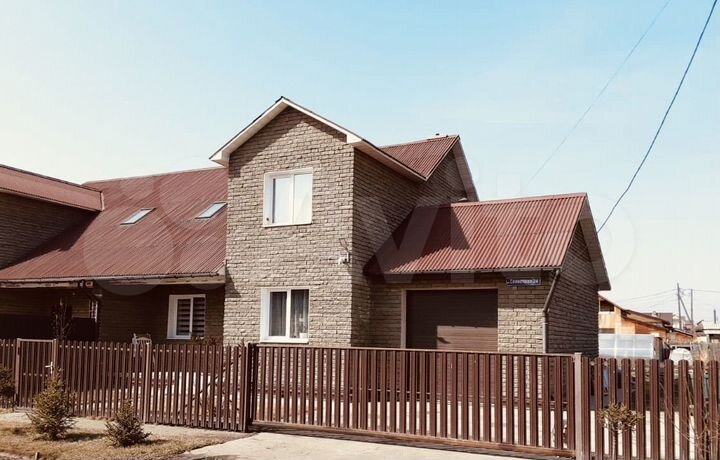 Коттедж 203,5 м² на участке 7 сот.