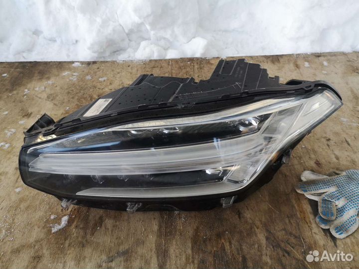 Фара передняя левая Volvo XC90