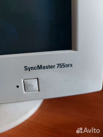 Монитор Samsung SyncMaster 755DFX