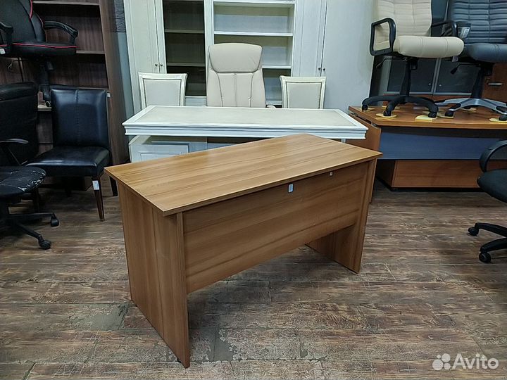 Стол письменный б/у 130х60х75 22мм 03798-орх