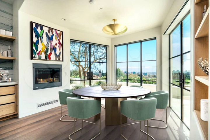 2-к. квартира, 65 м², 2/17 эт.