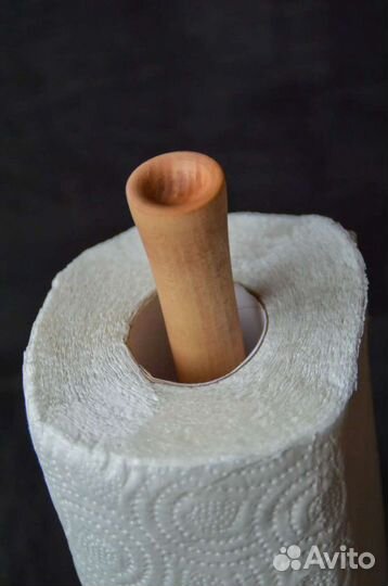 Деревянный держатель для бумажных полотенец