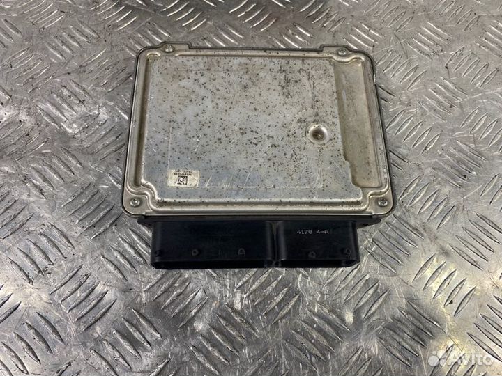 Блок управления двигателем Volkswagen Golf MK6 CAV