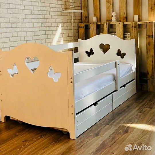 Детская кроватка Софа бабочки