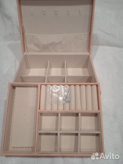 Шкатулка для ювелирных украшений