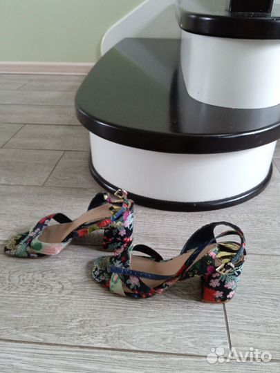 Босоножки женские 40 размер