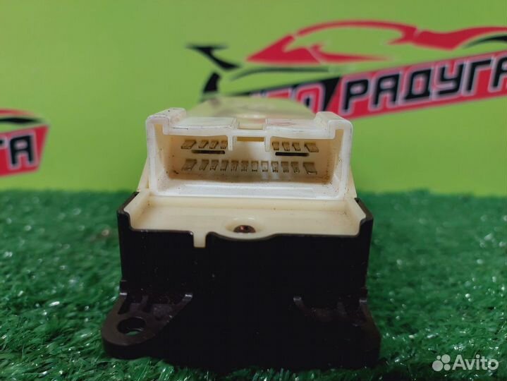 Блок управления стеклами toyota, FZJ100,FZJ105,HDJ101K,HZJ105,UZJ100W land cruiser 8482060150