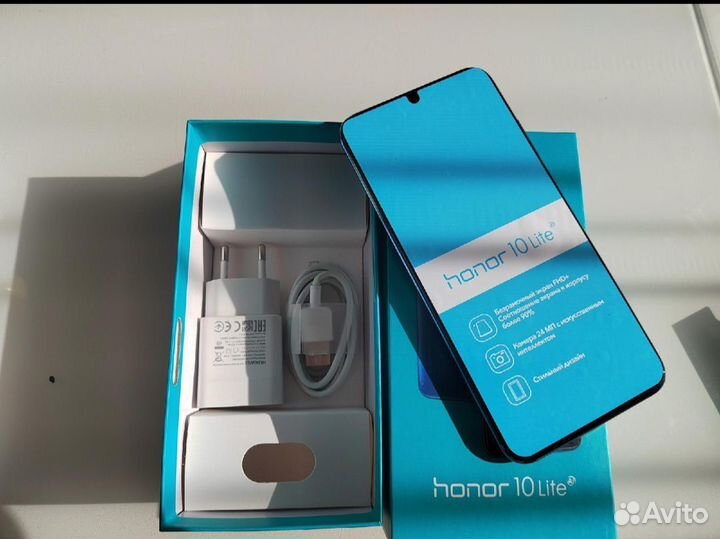 Телефон Honor 10 Lite 4/64 gb
