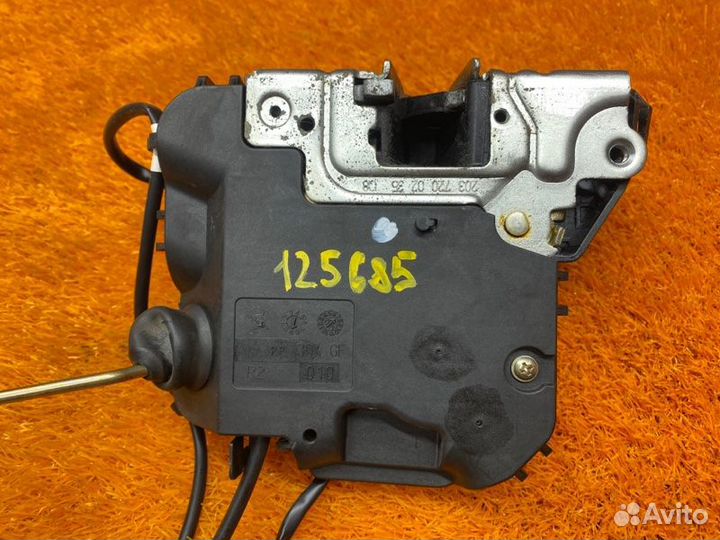 Замок двери передний правый Mercedes-Benz C-Class