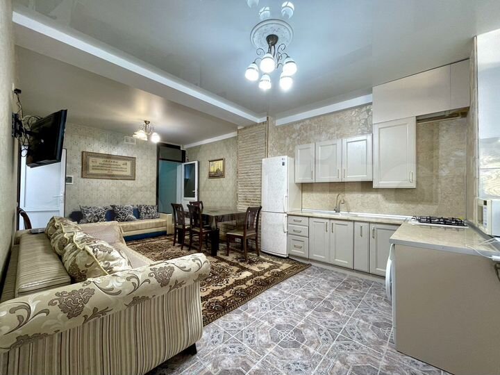 2-к. квартира, 50 м², 1/6 эт.