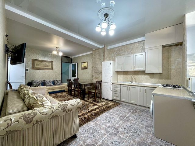 2-к. квартира, 50 м², 1/6 эт.