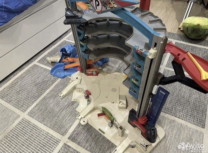 Игровой набор hot wheels - невообразимый гараж