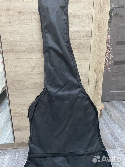 Акустическая гитара