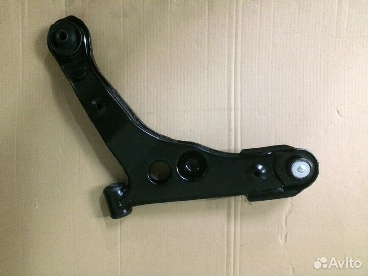 Рычаги передние левый правый Mitsubishi Lancer 9