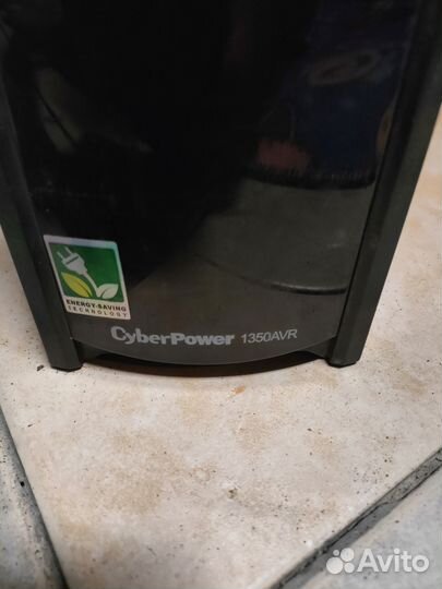 Источник бесперебойного питания CyberPower