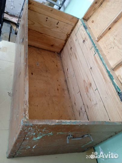 Сундук старинный