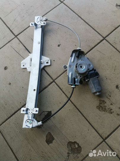 Стеклоподъемник задний правый Solaris 1 Rio 3