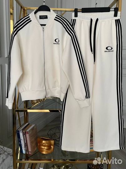 Спортивный костюм женский размеры ML(42- 46,46-50)