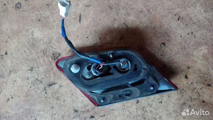 Фонарь задний внутренний левый для Toyota Camry V4