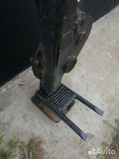 Железнодорожный домкрат