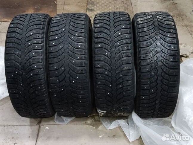Bridgestone Blizzak Spike-01 205/55 R16