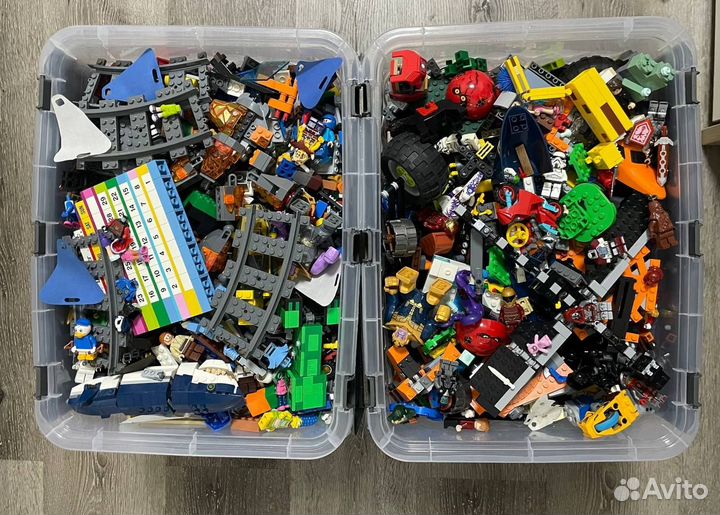 Lego россыпью с фигурками