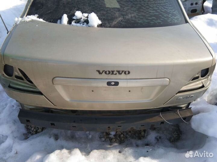 Крышка багажника Вольво S40