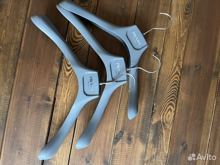 Вешалки плечики брендовые