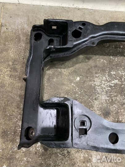 Передний подрамник Mercedes W210