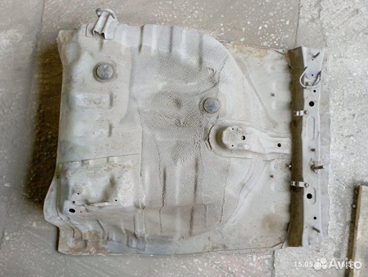 Ванна багажника Mitsubishi Galant EA1A 4G93 1999