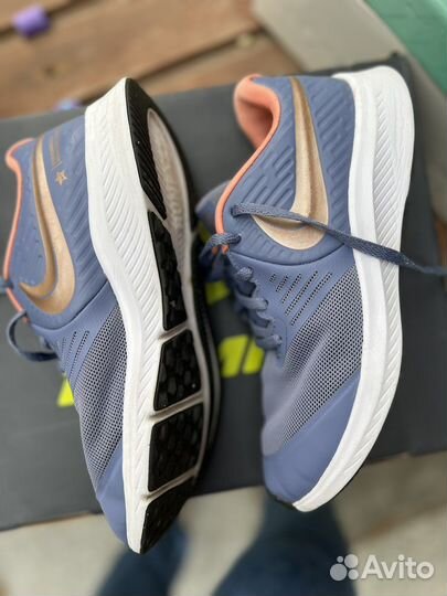 Кроссовки для девочки