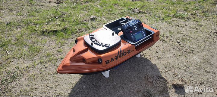 Кораблик для прикормки с GPS Автопилотом