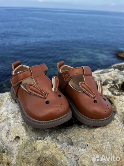 Сандалии для девочки в трех цветах