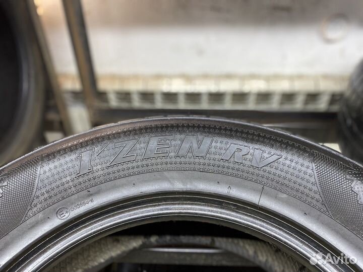 Kumho I'Zen RV Asymmetric 235/65 R17 108H
