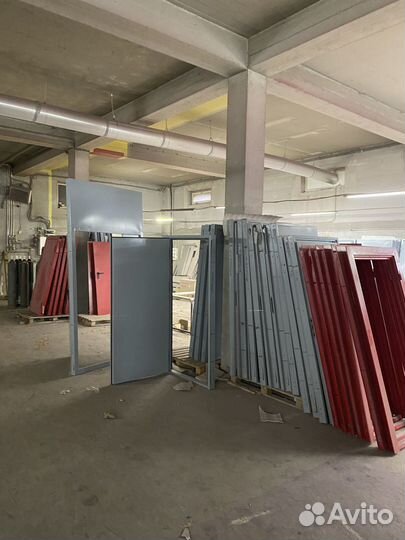 Тамбурная дверь