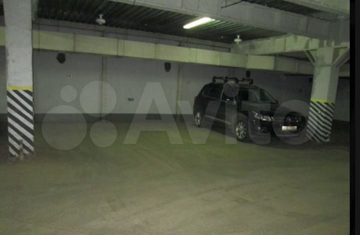 Машиноместо, 18 м²