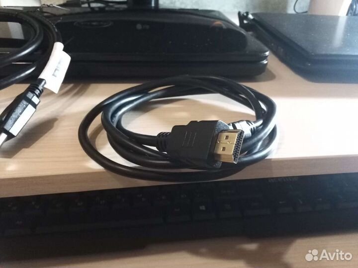 Кабель Displayport, и кабель hdmi