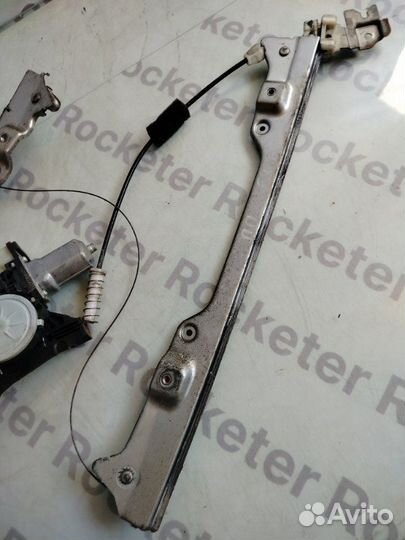 Стеклоподъемник передний правый Nissan Fuga 2006