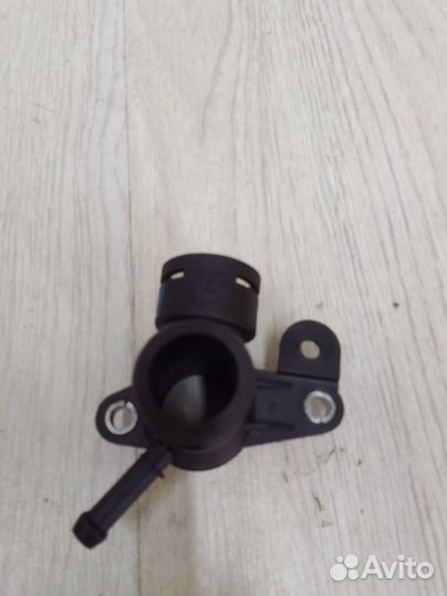 Фланец крышка термостата Volkswagen polo 5