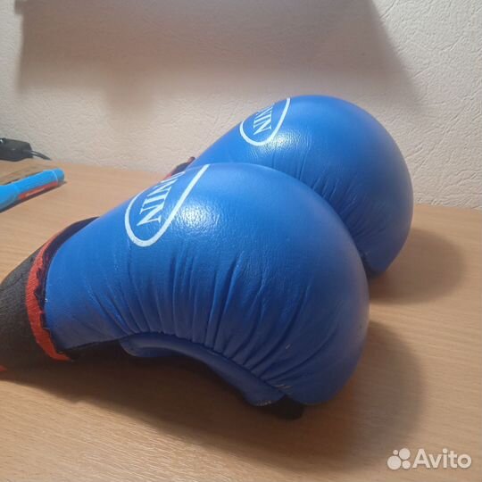 Боксёрские перчатки
