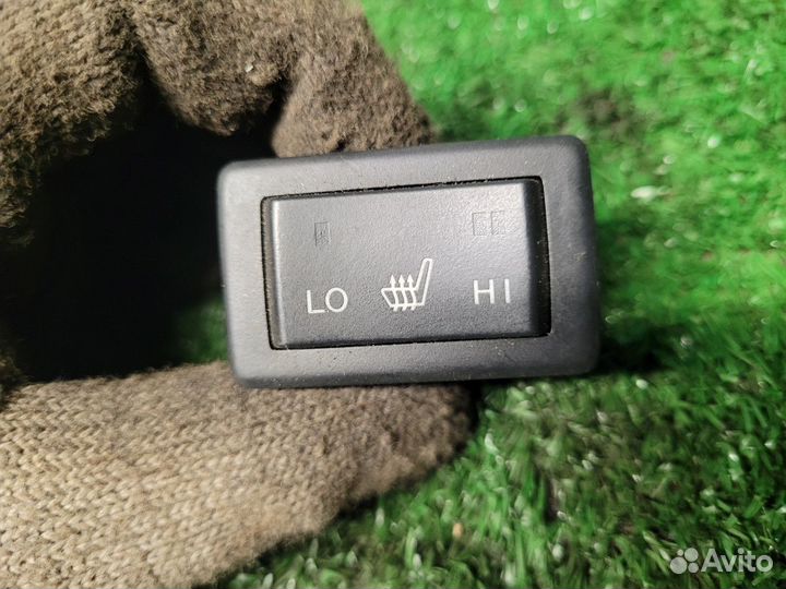 Кнопка подогрева сидений Mazda 6GH