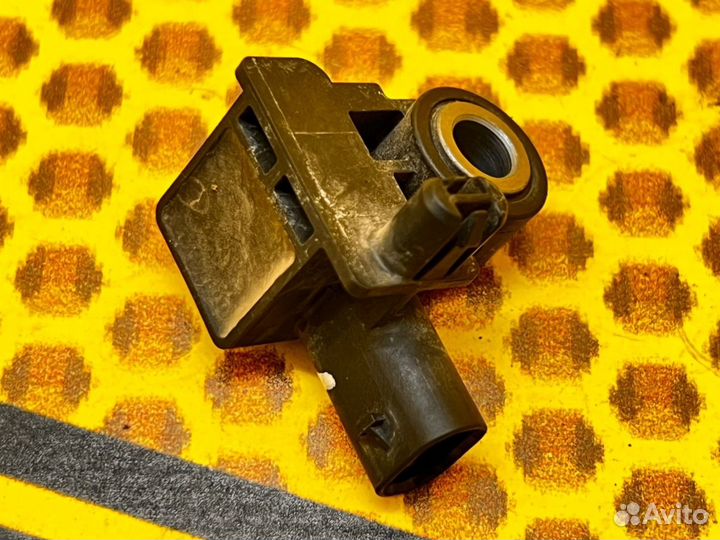 Датчик удара airbag SRS левый Kia Stinger CK G4KL