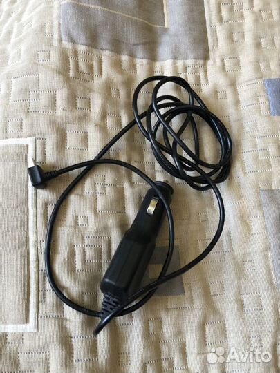 Зарядное устройство в автомобиль